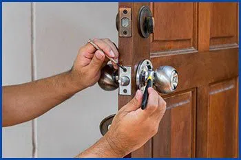Middletown OH Locksmiths Store Middletown, OH 513-427-0895 Middletown OH Locksmiths Store Middletown, OH 513-427-0895 - 14-install-new-lock
